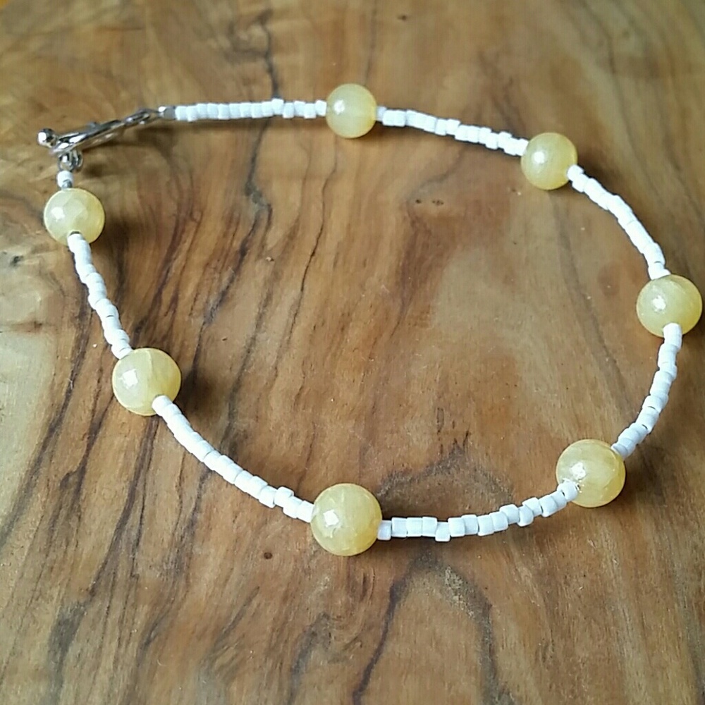 NWOT Honey and white bracelet